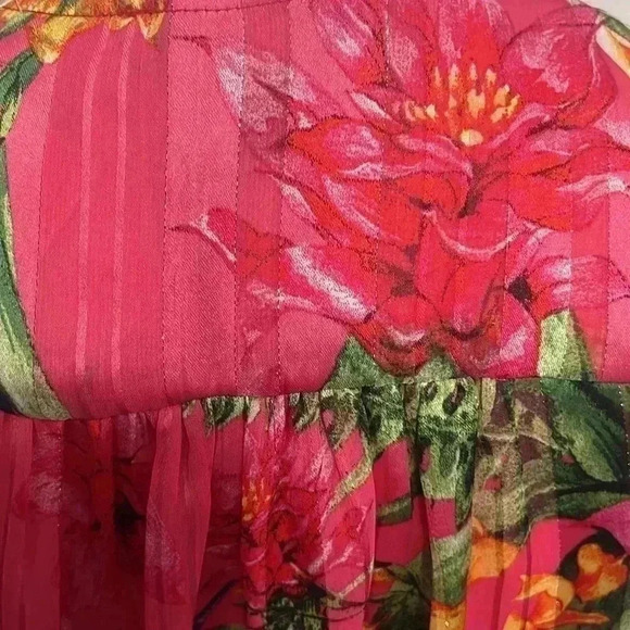 ❤️BNWT Cupcakes & Cashmere Sleeveless Faux  Wrap Pink Tropical Print Top size S - Picture 5 of 6